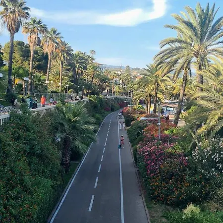 Riviera - Center, Casino, Seaview, Ac, Parking, Wifi شقة