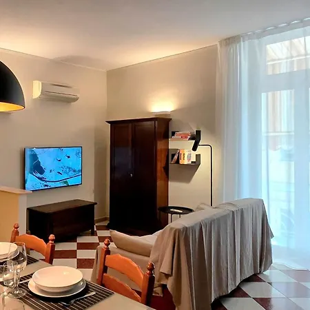 Riviera - Center, Casino, Seaview, Ac, Parking, Wifi Daire